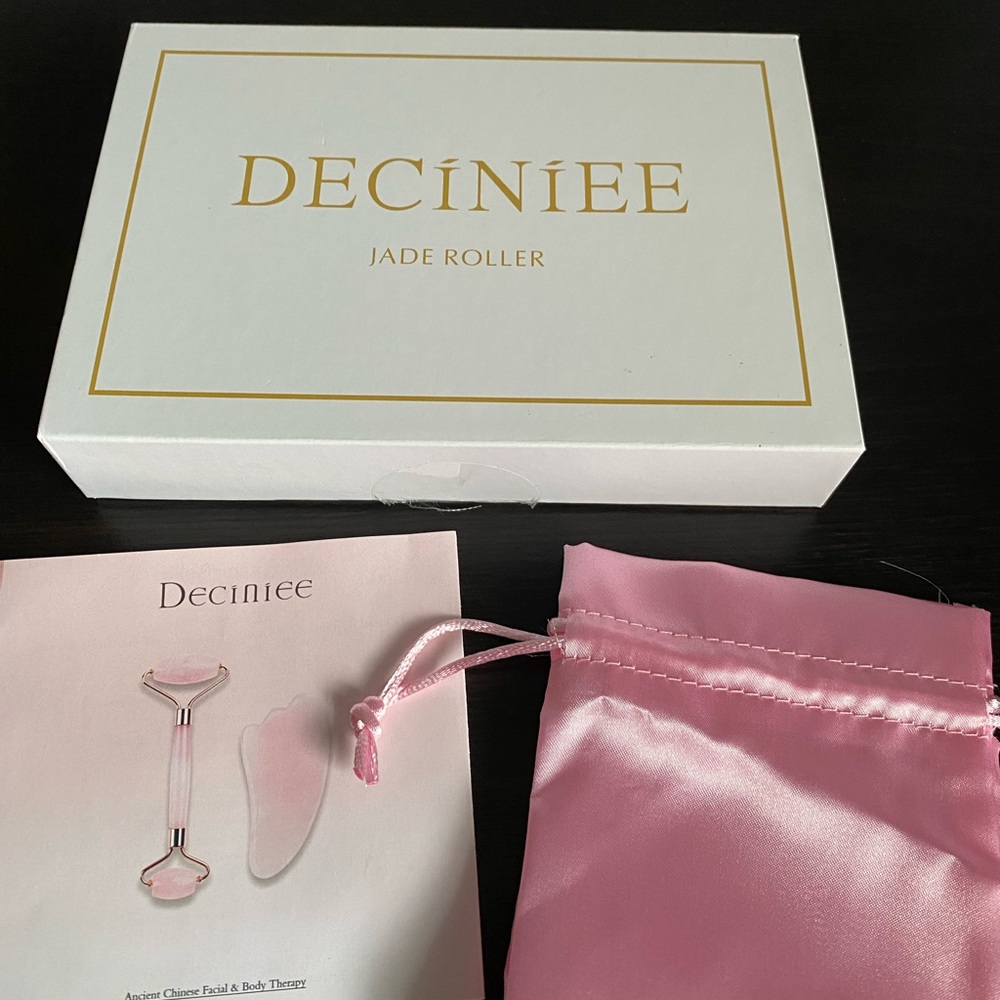 Deciniee Jade Roller-  brand new in box -  comes with travel pouch